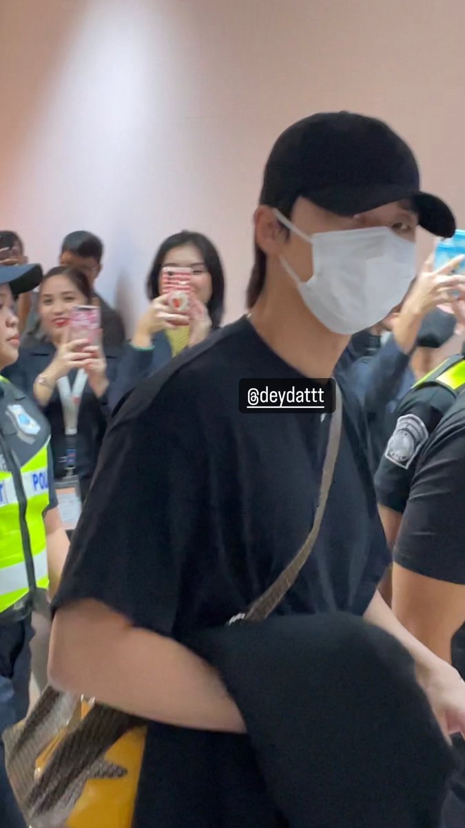 deydattt's tweet photo. WELCOME BACK TO MANILAAAA PARK SEO JOON OPPA!!!!!! KINIKILIG NAMAN AKO GRABEEE #parkseojoon #ParkSeoJoonInManila #PSJFanMeet2023 https://t.co/uA9ZyOe30h