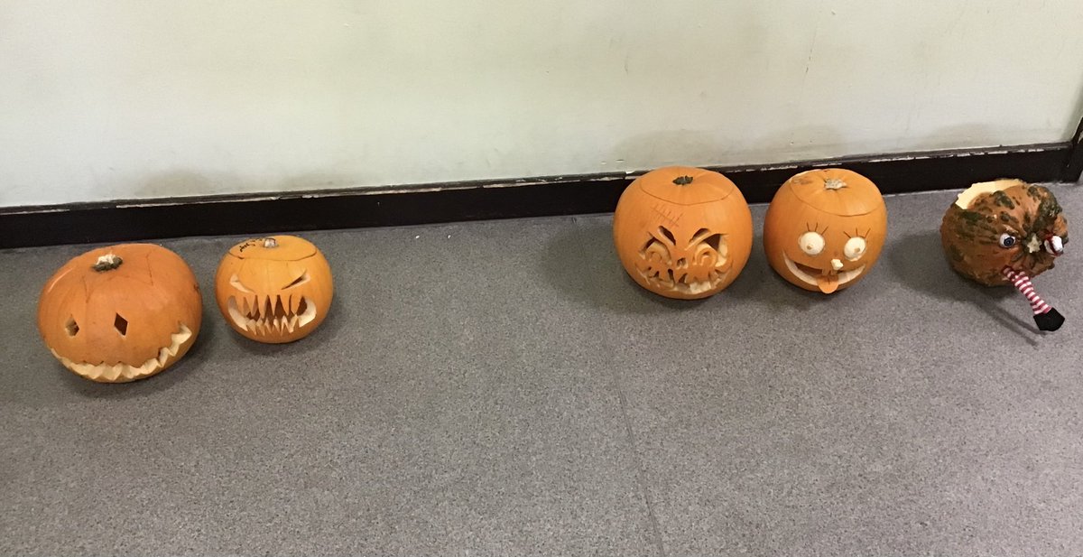 We had some spooktacular entries for our Pumpkin Carving Competition! They are all helping to set the scene for tonight’s Halloween Disco. Thank you to our fantastic PTA for all their hard work! 🎃🧙‍♀️🧙‍♂️