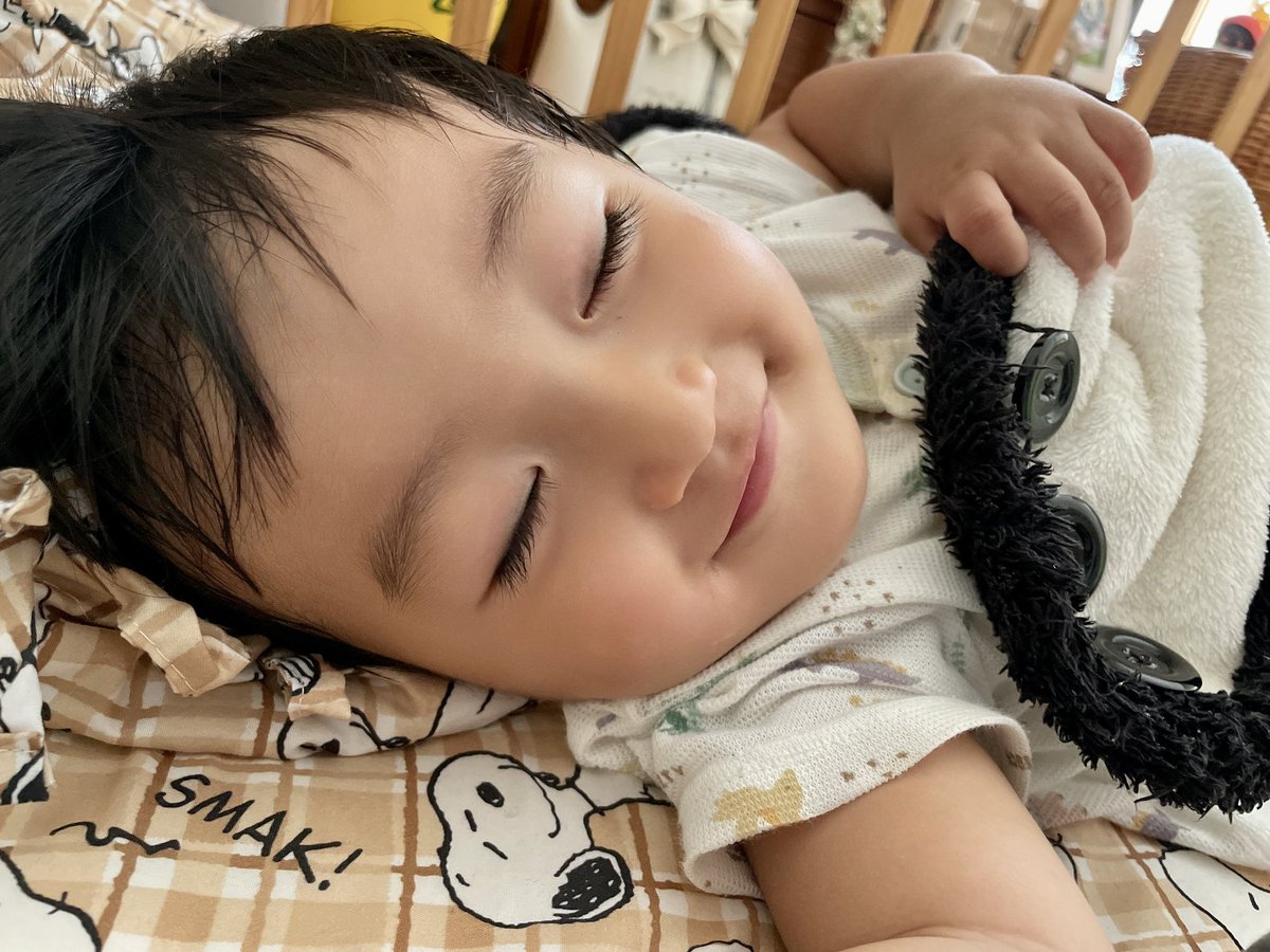 1歳2ヶ月の息子を連れて東京から帰ってきているのですが、私が仕事中はパパの実家に。
私が帰る頃には寝ています。

毎日この作品を見て帰って、息子の寝顔を見るとただただ愛おしく、抱きしめて生まれてきてくれてありがとうと伝えずにはいられない。
そんな毎日です。

ハローララバイ明日からです🥰