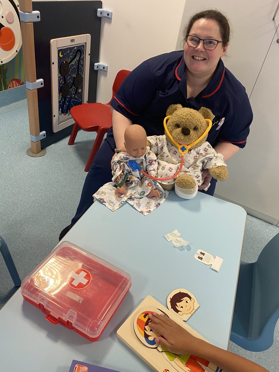 #PlayInHospitalWeek To wrap up play in hospital week we had a Teddy Bear Clinic which was facilitated by our Clinical Teddy Specialist @JennyClancy4 @BHRUT_NHS @BHRChildhealth