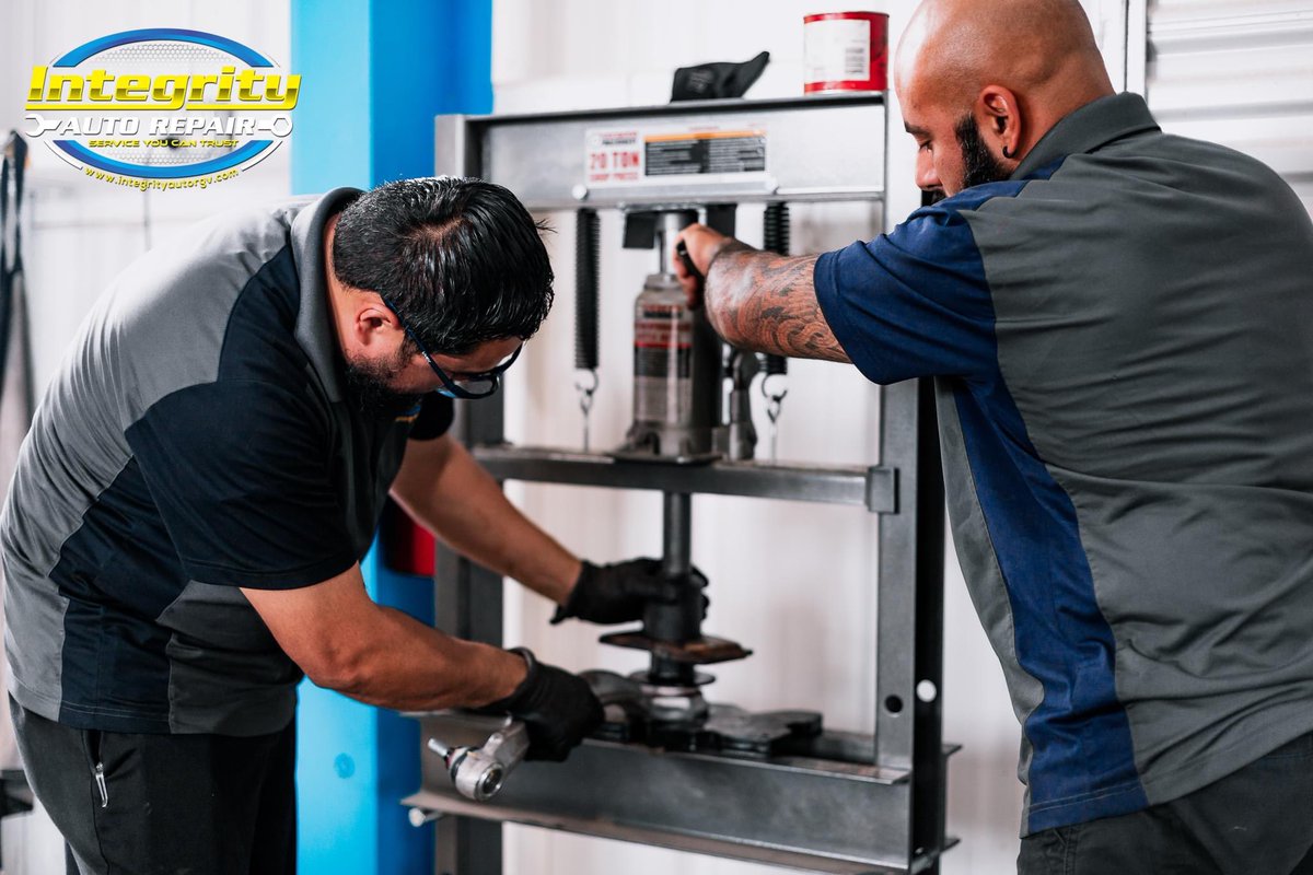 IAR_RGV's tweet image. 🔧 Suspension Service 🔧
Our technicians will go over your suspension and replace what is needed, then get your vehicle aligned in-house to get your vehicle back to you driving smooth, straight, and safer than before!

#IntegrityAutoRepair #SuspensionService #VehicleAlignment