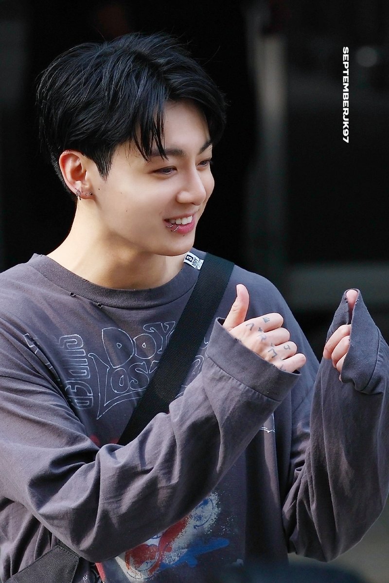 美 콤플렉스 “정국 'Seven', 이보다 더 효과적인 협업 어려워”