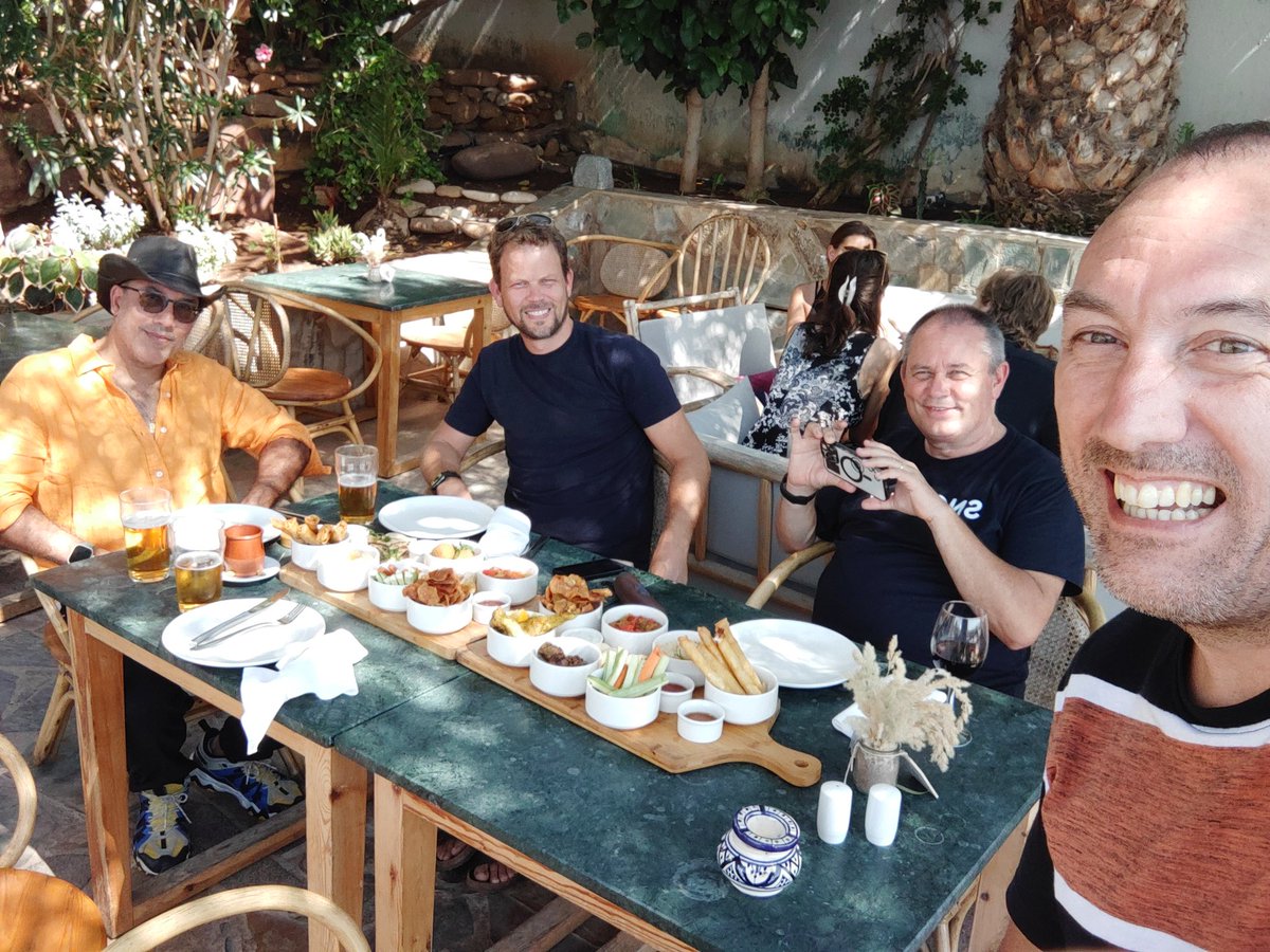 vilojona's tweet image. Amazing place, lunch, conversation.... And on top of everything, company
@DevoxxMA #devoxxma2023 #friends @vincentmayers @graemerocher @juantomas