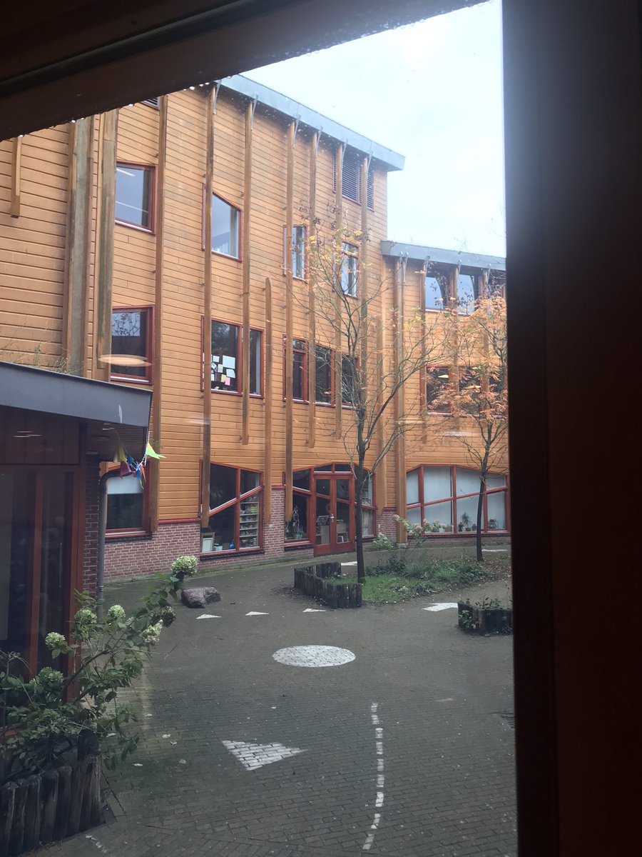 ISLDP_Lower's tweet photo. Really great to return to visit @IntlSchAmst 25 years on as a faculty member from @ISLuxembourg Great to see how the school has grown and continues to be a fantastic educational institution #islthinks #islconnects https://t.co/a3mQSYNh1o