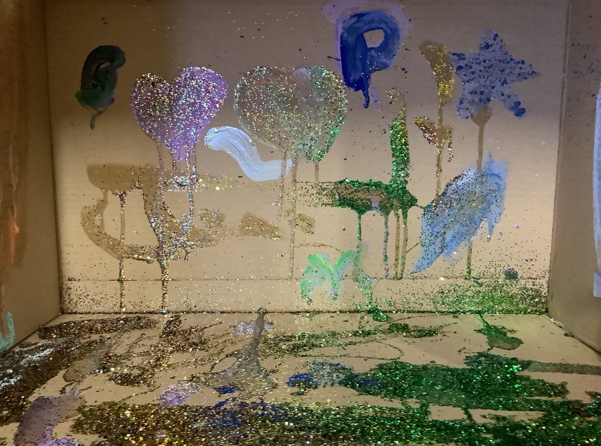 QueenswayPS's tweet photo. Year 5/6 took to the hall to create mini installation pieces inside their cardboard box. Taking inspiration from the artist Cai Guo-Qiang, they experimented with materials to investigate space and scale. What was left was fab artwork but plenty of glitter! #QueenswayArt https://t.co/pn9bo4vydC