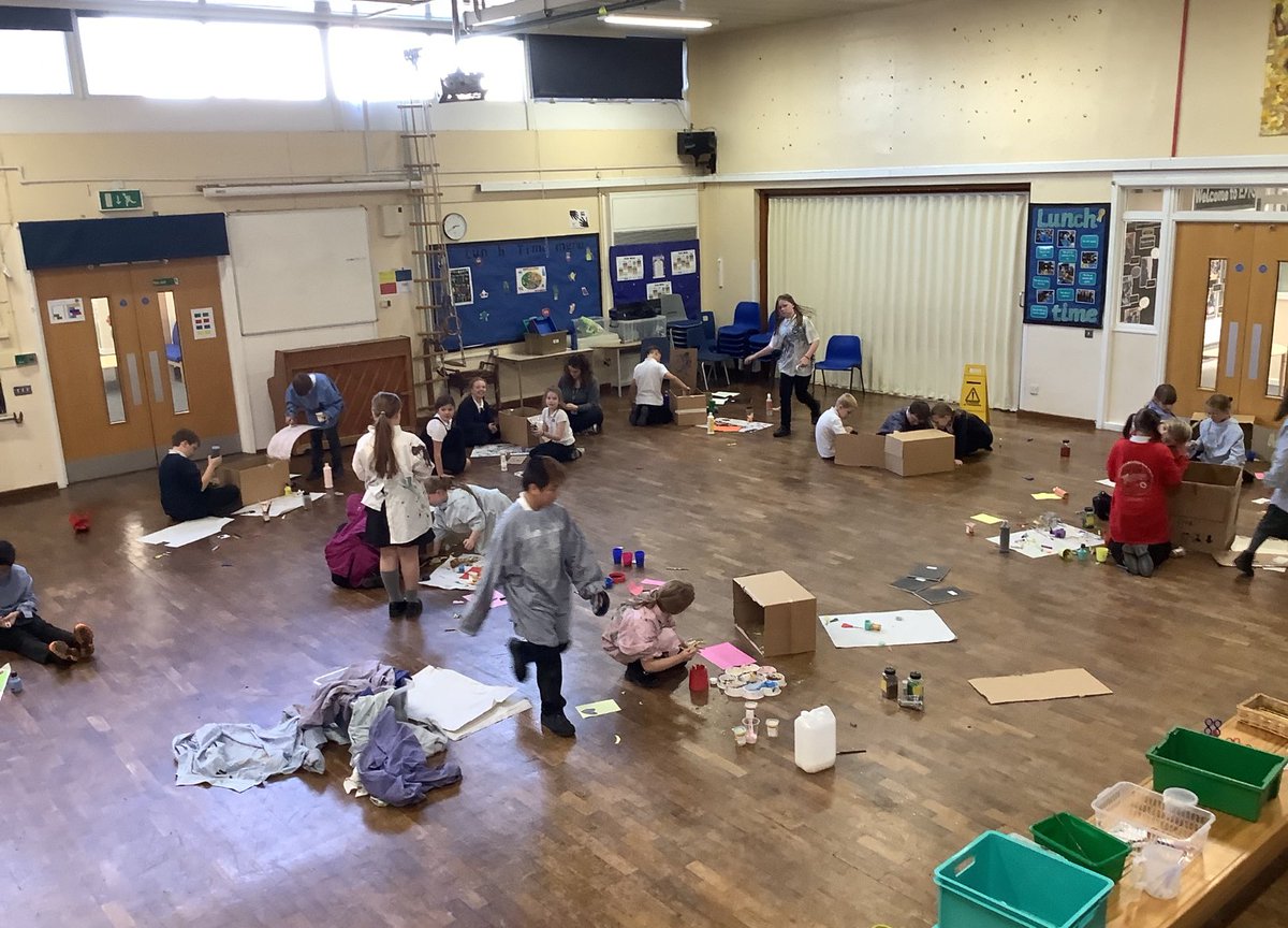 QueenswayPS's tweet photo. Year 5/6 took to the hall to create mini installation pieces inside their cardboard box. Taking inspiration from the artist Cai Guo-Qiang, they experimented with materials to investigate space and scale. What was left was fab artwork but plenty of glitter! #QueenswayArt https://t.co/pn9bo4vydC
