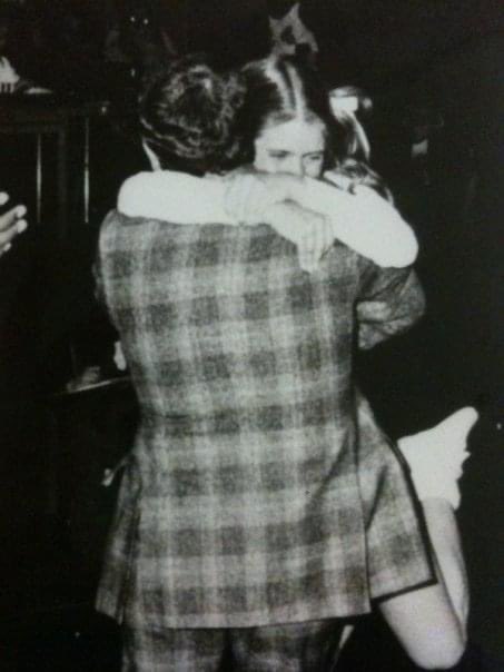Square1Wellness's tweet photo. Lots of hatred in the world 🌎 today, posting an all-time favorite photo of my Dad and I. 💙 Don’t forget to hug those you love!💙#coachhanks #coachsdaughter #coaching #healthcoach #fridaymood #hugs #FridayVibes
#quincyillinoisbasketball #supersectional #basketball https://t.co/NvDB7CuAae