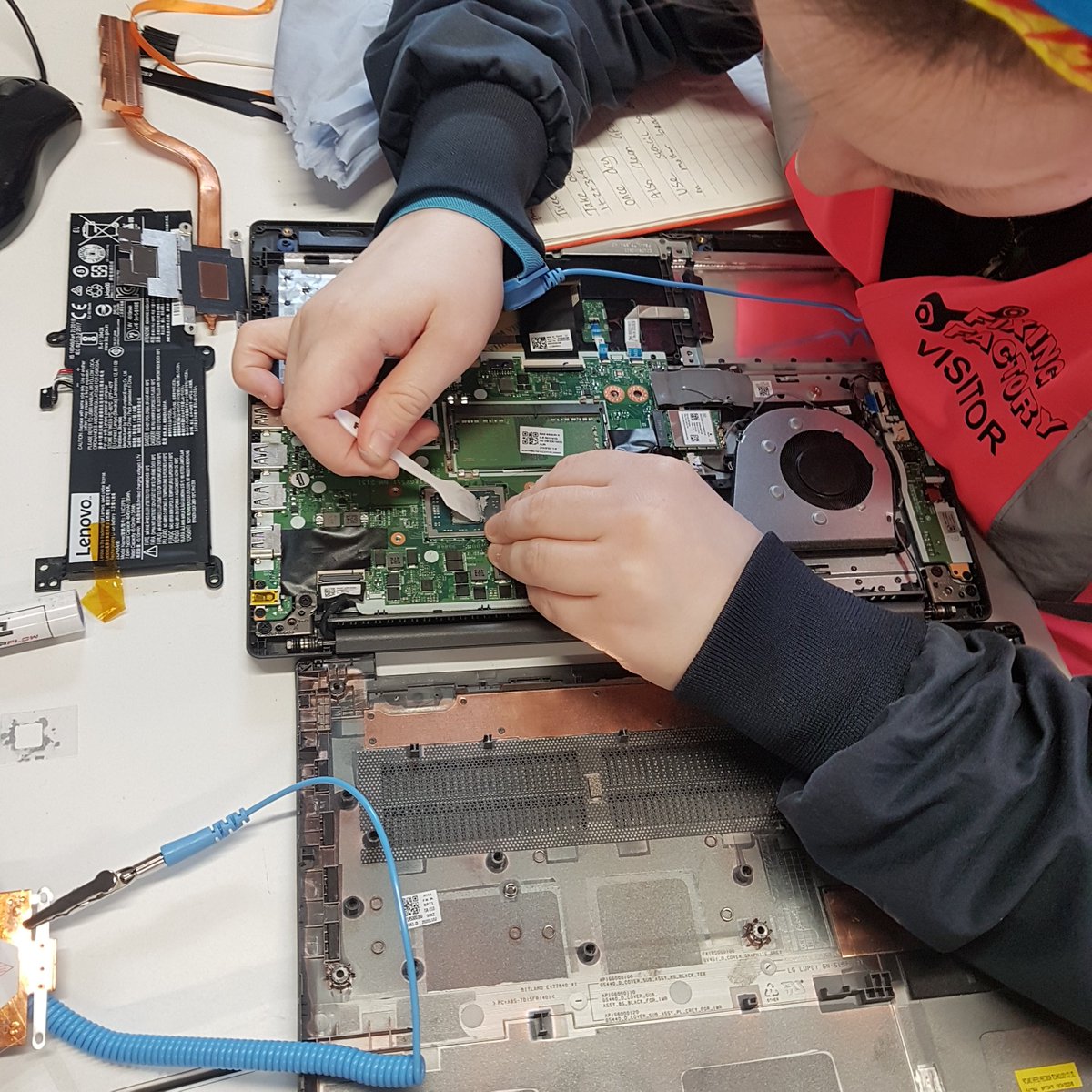 CamdFixFactory's tweet image. Last chance to sign up for our laptop repair course for 18-24 year olds - applications close Sunday 

Hands-on, no experience needed

Please share, sign up yourself, tell a friend and help  build the new repair economy!

More details here: fixingfactory.org/training
#Camdem #Brent