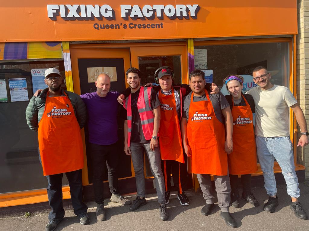 CamdFixFactory's tweet image. Last chance to sign up for our laptop repair course for 18-24 year olds - applications close Sunday 

Hands-on, no experience needed

Please share, sign up yourself, tell a friend and help  build the new repair economy!

More details here: fixingfactory.org/training
#Camdem #Brent