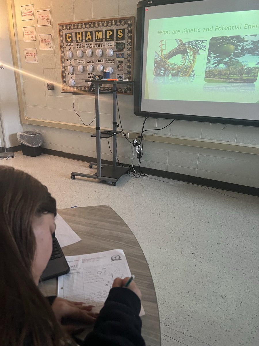 AVIDHornets's tweet photo. @AVID4College straigies Rockn &amp; Rollin during @ETWrennMS intersession. #CornellNotes @EdgewoodLeads https://t.co/QVBJnNTgpq