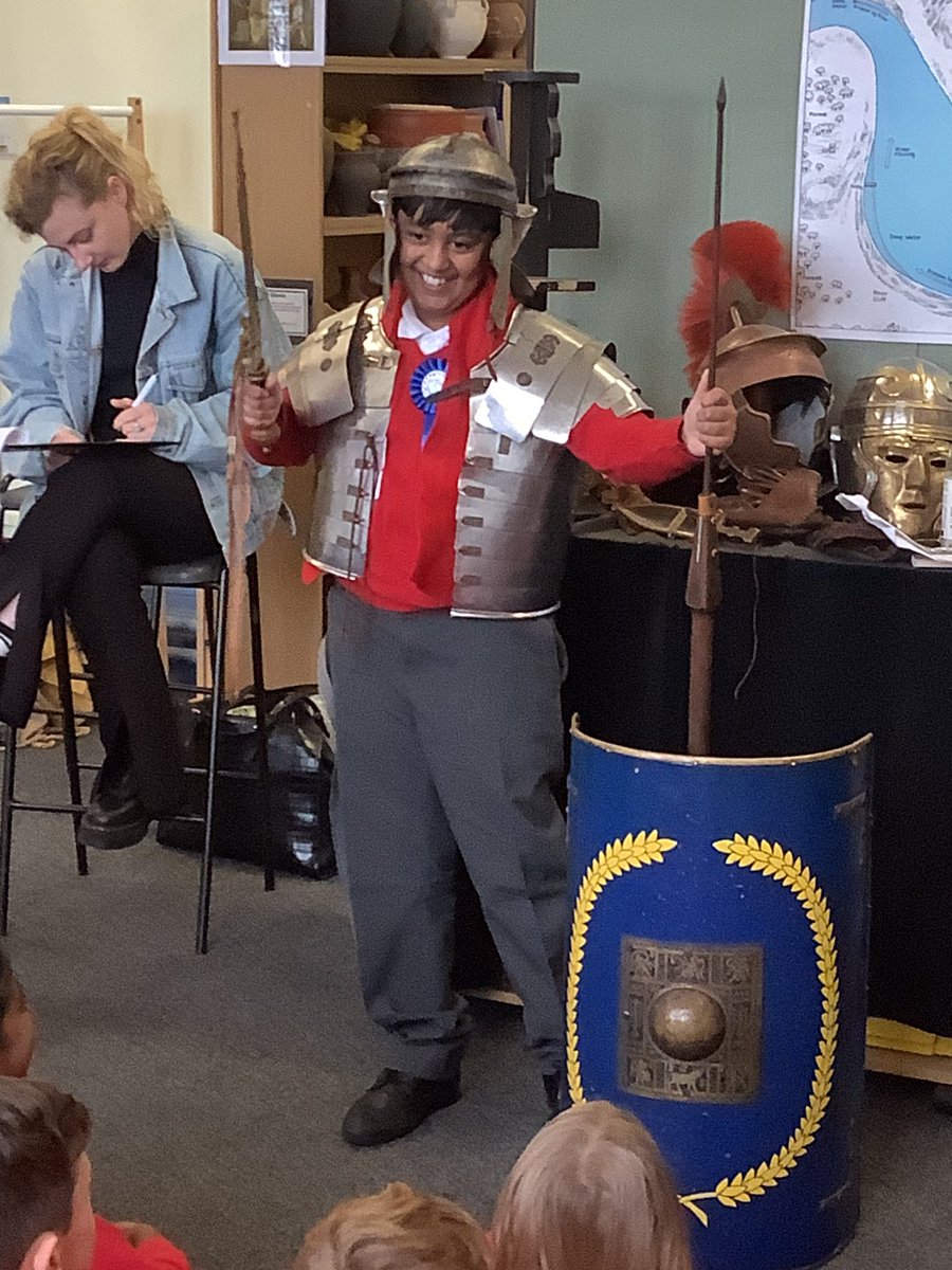 StPhilipsY4B's tweet photo. We Became Romans! We have had an amazing day in Chester becoming archaeologists, examining artefacts and marching to the amphitheatre. @StPhilipCEAP #teamstphilips https://t.co/cLBedmkuIw