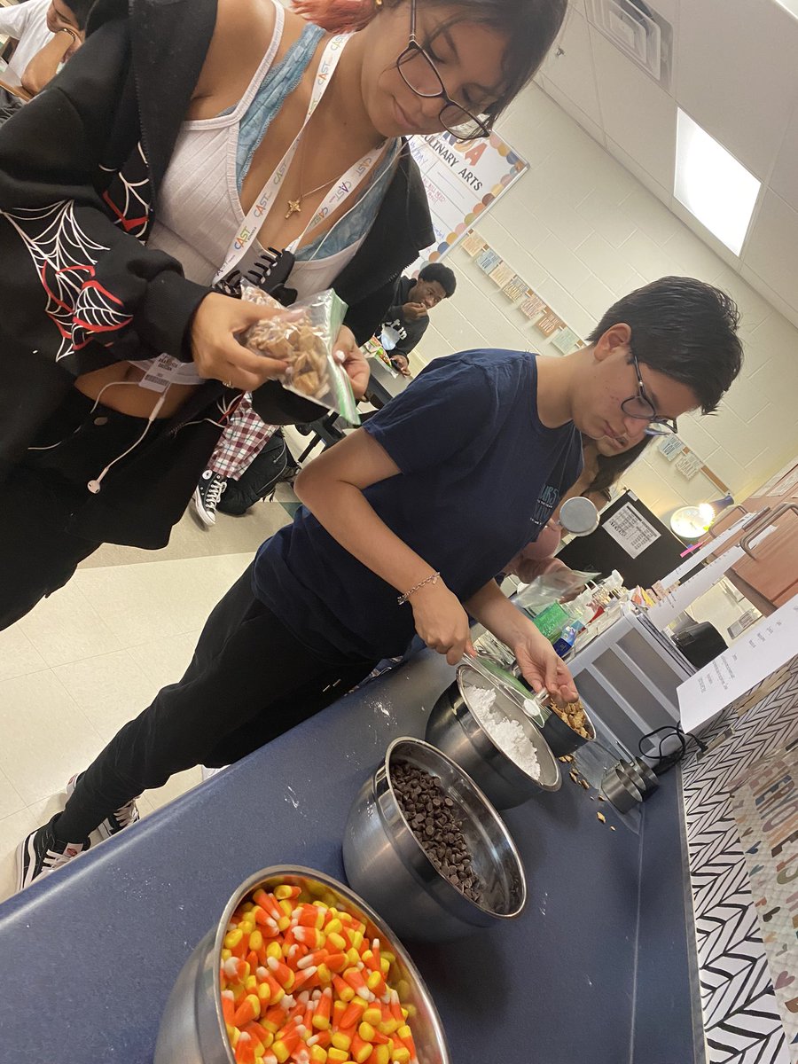 Mrs. Pullom tweet media