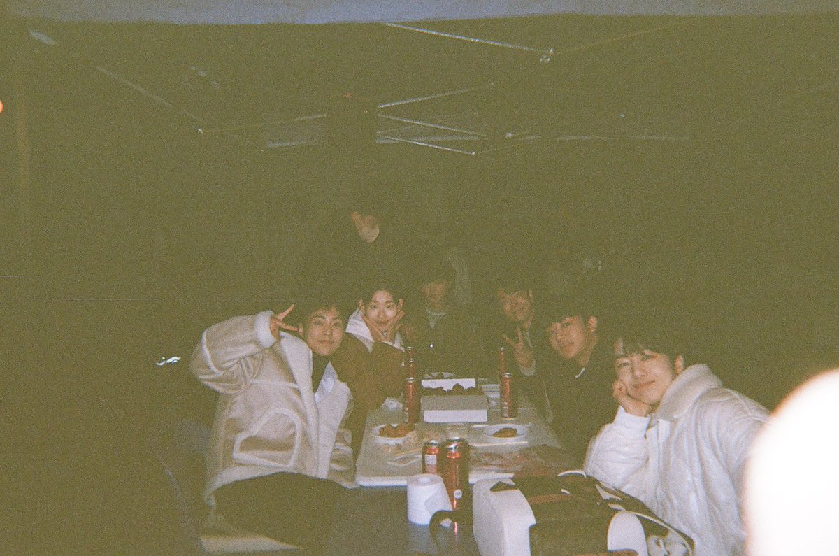 OfficialMONSTAX's tweet photo. 행복했다😂 #형원 #사장돌마트 https://t.co/Ii7eHONm79