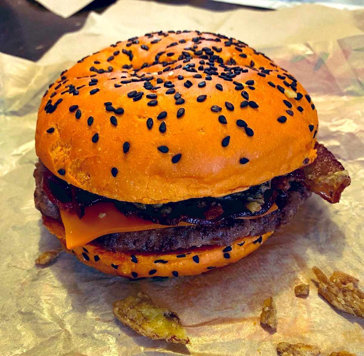 Had to grab the @BurgerKing Ghost Pepper Whopper + chicken fries! 🍔🔥🌶️ That bright orange bun is festive touch for spooky season. 🙌 🎃 Nothing beats the OG Whopper though. 👑 What's your favorite fast food order? #foodie