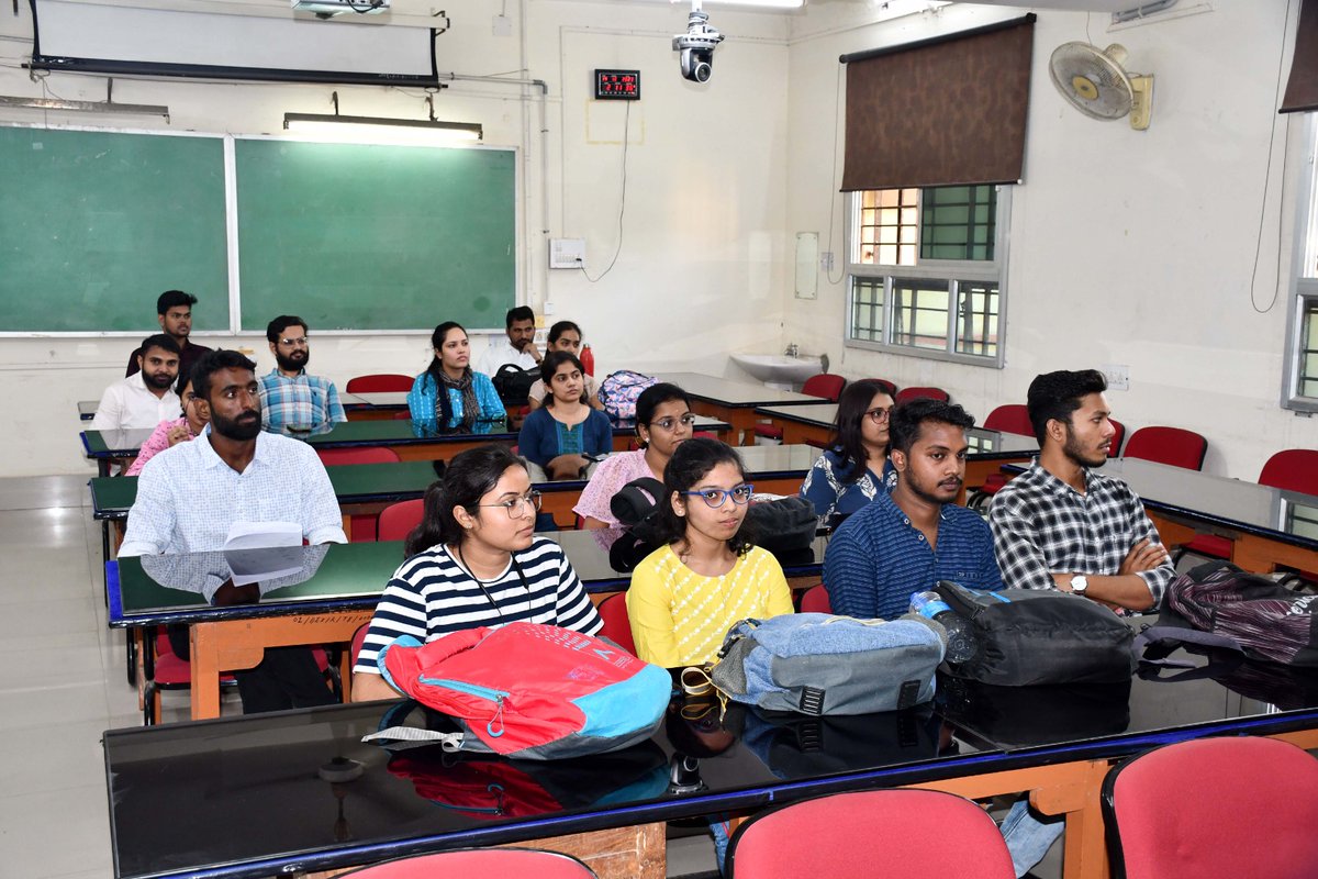 AmitavaRakshit3's tweet photo. #StudentMatters Focusing on preparing the students of ExtnEdn,@directoragbhu,@bhupro to take on the real life Agri related challenges by using & applying the teachings & beyond the books activities providing them with the edge they need in this competitive agri-ecosystem @dsw_bhu https://t.co/ML9cag9ldQ