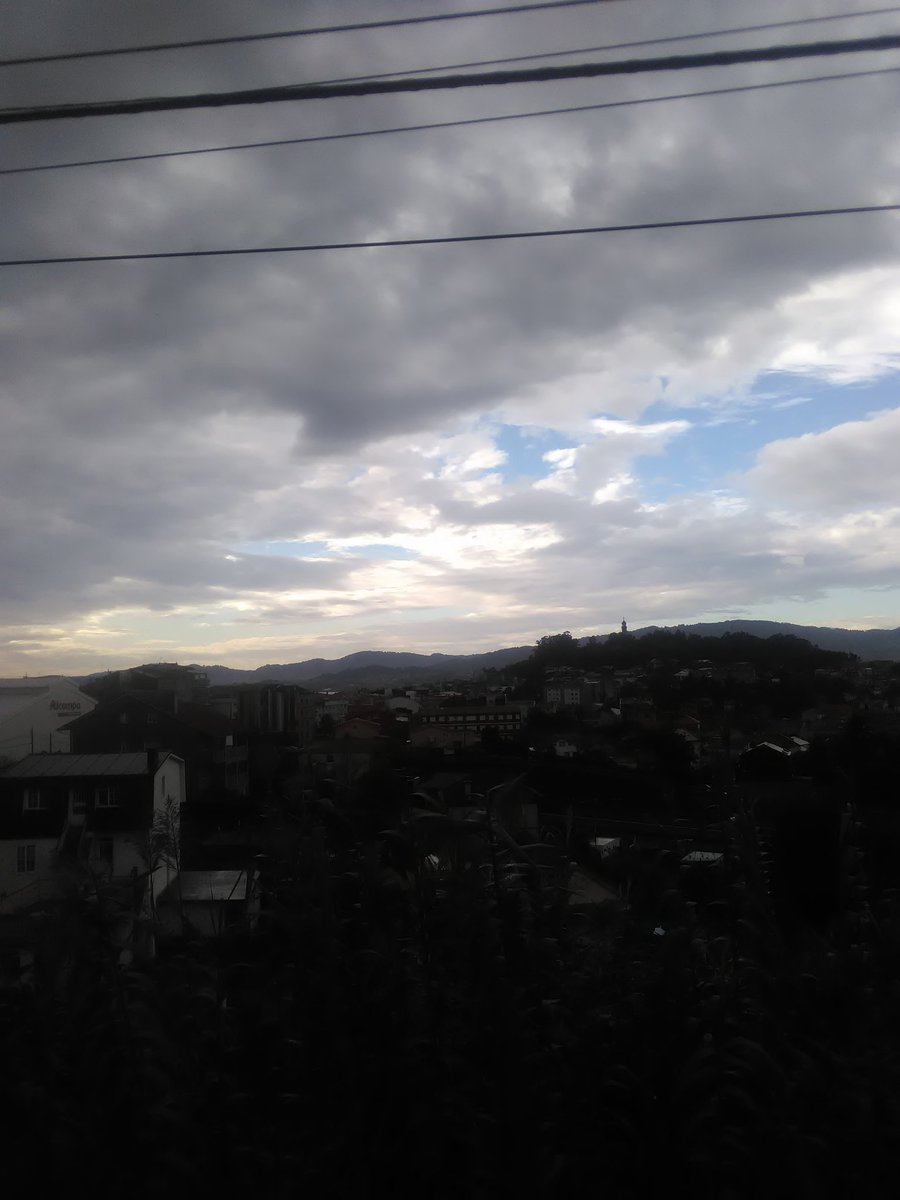 desio_Gon's tweet photo. @RedmeteoP @OTempoTVG  cumplense as prediccions, de que as 18h paraba a chuvia https://t.co/geXpsSPjhS