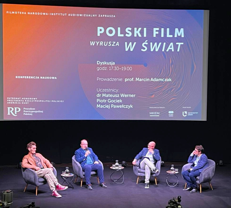 Filmoteka Narodowa - Instytut Audiowizualny (@finagovpl) on Twitter photo 👥W dyskusji podsumowującej konferencję #polskifilmwyruszawświat udział biorą: <a href="/MateuszWerner1/">Mateusz Werner</a>, <a href="/PiotrGociek/">Piotr Gociek</a>, Maciej Pawełczyk. Prowadzenie: prof. Marcin Adamczak. Transmisja na naszym YT: youtube.com/watch?v=PrWc0f… 👥W dyskusji podsumowującej konferencję #polskifilmwyruszawświat udział biorą: <a href="/MateuszWerner1/">Mateusz Werner</a>, <a href="/PiotrGociek/">Piotr Gociek</a>, Maciej Pawełczyk. Prowadzenie: prof. Marcin Adamczak. Transmisja na naszym YT: youtube.com/watch?v=PrWc0f…