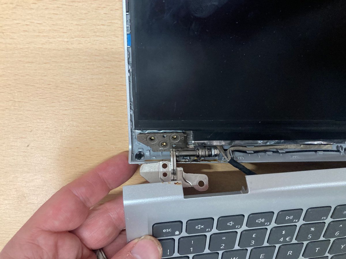 TrustedTech1's tweet image. Laptop hinge broken away from the fixings on the top cover which required to be replaced. We are passionate about  recycle renew reuse so will always try to repair rather than the customer buying new.

trustedtech.uk.com/laptop-top-cov…

#reuserecyclerenew #circulareconomy #truro