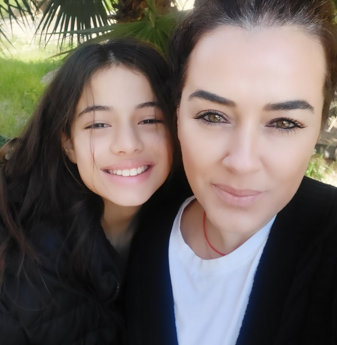 Sadece sen, hep sen... bir gün daha yakın.. 
#selinkarakaya 
#isiasortakdavamız