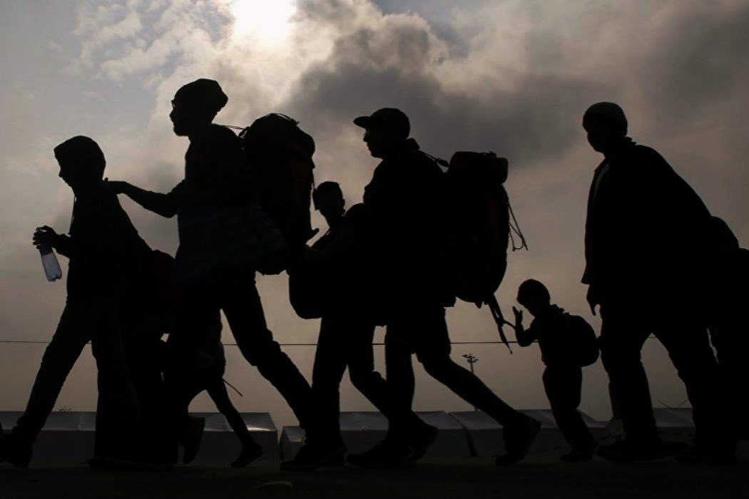 #MigraciónIlegal ciudadanos reportan actividades anormales en fronteras, reportan ingresos de varios buses con inmigrantes, indican que han escuchado que pudieran tener acentos venezolanos.

Foto: LANetwork