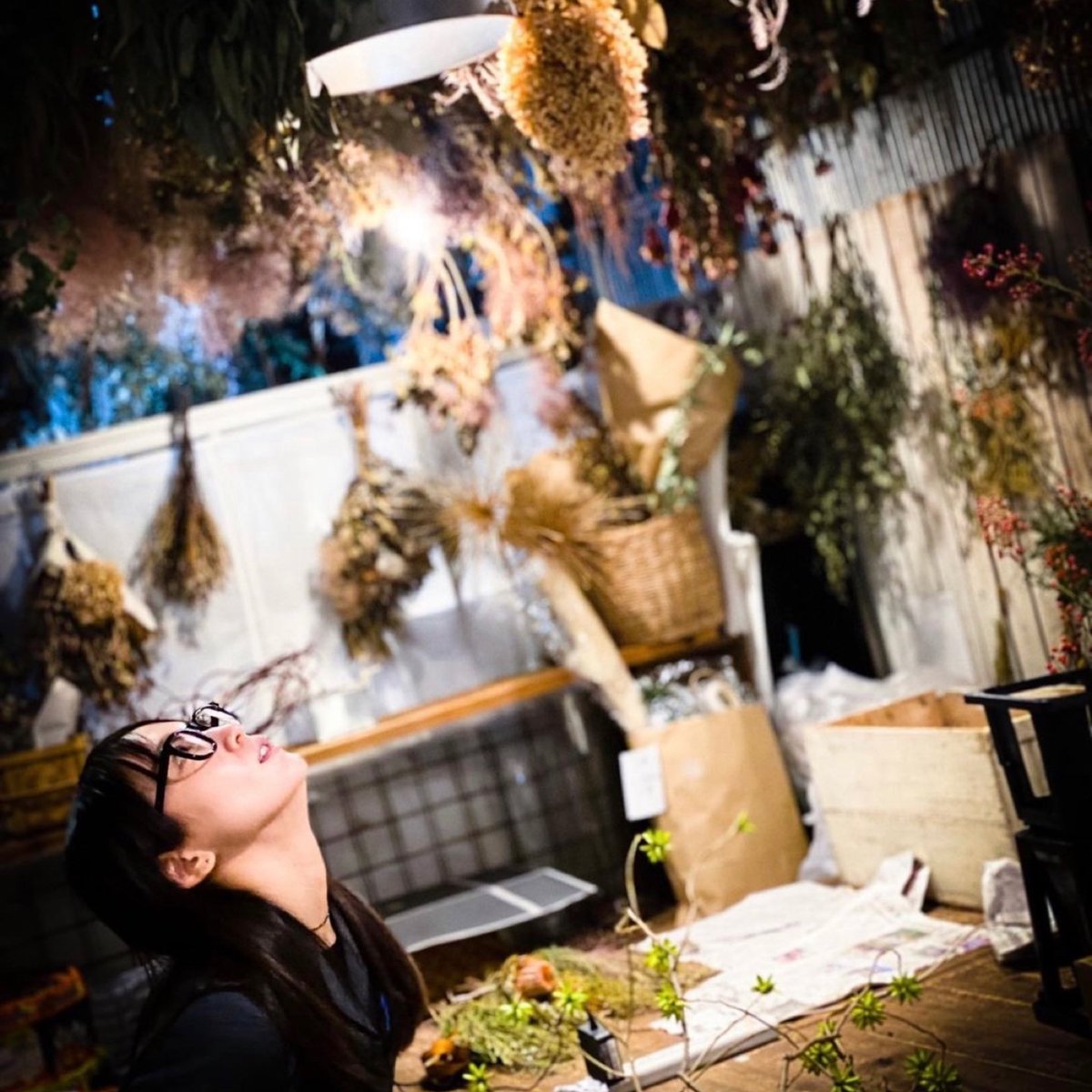uzumasaryo's tweet photo. @uedamakoto_ek ヨーロッパ企画本部から喫茶チロルに行く途中には #吉岡里帆 さんが京都にいる時から行かれている #blowmist boom さんと、#cotoha さん(の入り口)があって、上田さんと里帆さんは京都で同じ道を行き来していたのだと改めて思いました。うまくタイムトラベルすれば横に並んで歩けますね(笑)。 https://t.co/BKSuscpL8e