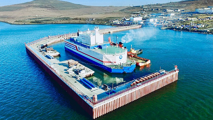 Nuclear fuel has been delivered to Russia's floating #nuclear power plant Akademik Lomonosov with the landmark first refuelling set to begin before the end of the year tinyurl.com/3cc7fpmx