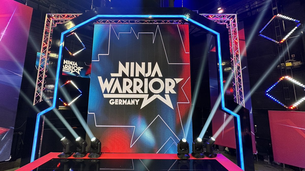 Seid ihr bereit für die neue Staffel? Ninjas, Hindernisse, Emotionen - das alles und vieles mehr gibt’s ab 20:15 Uhr bei #NinjaWarriorGermany 💪🔥 <a href="/RTL_com/">RTL</a> <a href="/koeppenjan/">KÖPPI 🚹</a> <a href="/FrankBuschmann/">Frank Buschmann</a> <a href="/LauraWontorra/">Laura Wontorra</a>