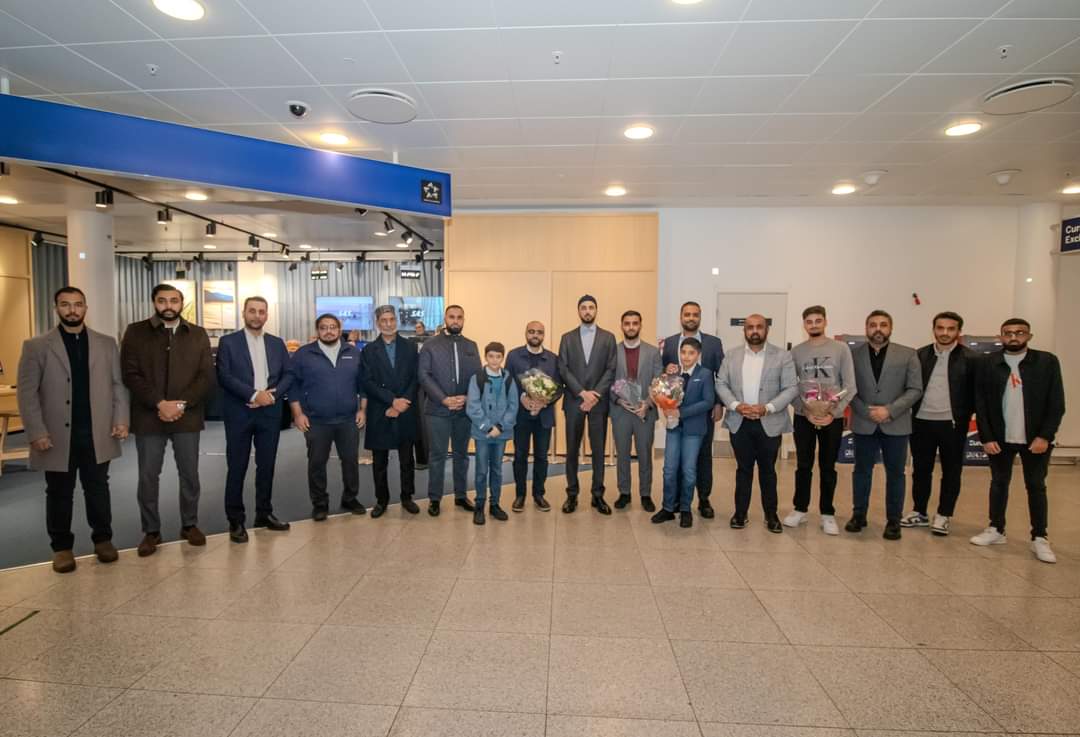 HammadQadriMQI's tweet photo. 📣 TOUCHDOWN DENMARK 🇩🇰! 

Shaykh Hammad Mustafa al-Madani al-Qadri has arrived safely in Copenhagen, receiving a warm welcome from members and office bearers of Minhaj-ul-Quran at Kastrup Airport.

As part of the ongoing Grand Mawlid Tour 2023, this marks his second-to-last stop in Europe before heading across the Atlantic.

Shaykh Hammad Mustafa will grace the stage at Musikteateret Albertslund in Copenhagen, delivering a keynote address on "Prophetic Beauty and Moral Excellence" during the al-Rahma Conference.

✨ Don't miss this enlightening event! 

#ShaykhHammadInDK #AlRahmaConference2023 #GrandMawlidTour