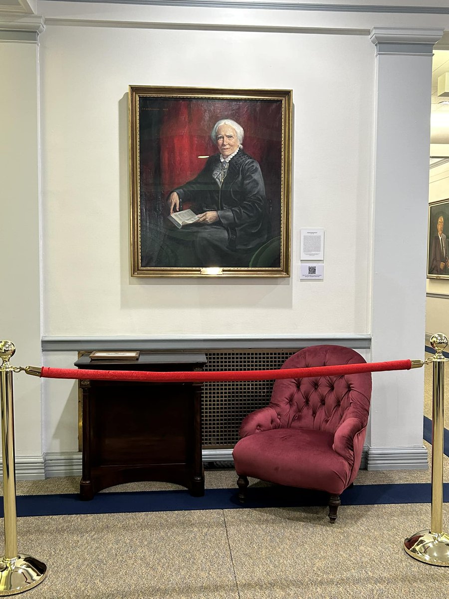 A table and chair dating back to the 1850s that had been owned by Elizabeth Blackwell, MD—the first women to earn a medical degree in the United States—has been acquired by #UpstateMedical.

Read more: bit.ly/48QZ3l8