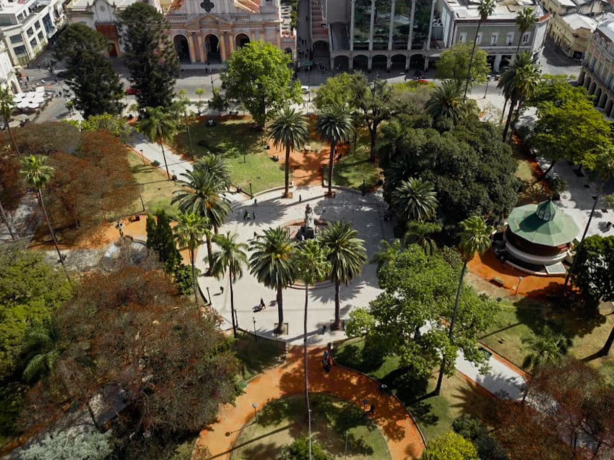 RomeroBettina's tweet photo. ❤️ Un orgullo para todos los salteños que nuestra tradicional Plaza 9 de Julio esté renovada para que la disfrutemos entre todos.

Más linda que nunca 🌳 

✨ hacía 28 años que esta plaza no era intervenida ni refaccionada https://t.co/9Gt6RGpQOl