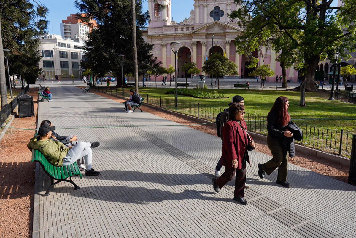 Este finde largo se disfruta en la ciudad de Salta ♥️🖤 serán días hermosos en la capital de La Linda, apoyemos el comercio a cielo abierto. 

Bienvenidos los miles de turistas que llegan a Salta para disfrutar de la oferta turística, cultural y gastronómica de nuestra ciudad.