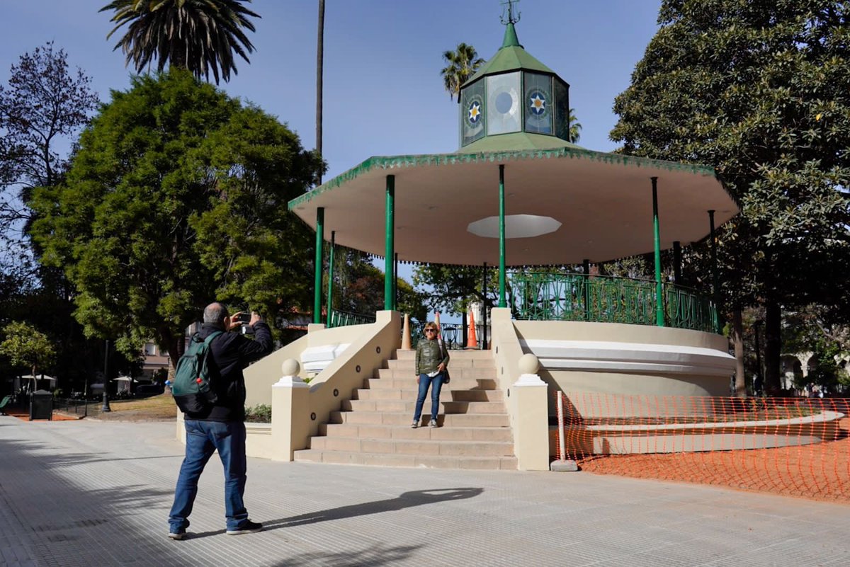 RomeroBettina's tweet photo. Este finde largo se disfruta en la ciudad de Salta ♥️🖤 serán días hermosos en la capital de La Linda, apoyemos el comercio a cielo abierto. 

Bienvenidos los miles de turistas que llegan a Salta para disfrutar de la oferta turística, cultural y gastronómica de nuestra ciudad. 
Gracias por elegir visitar Salta.