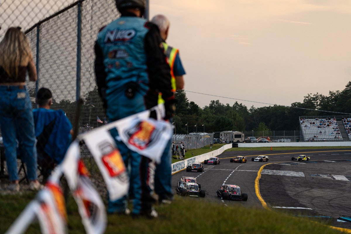 JDV Productions tweet media