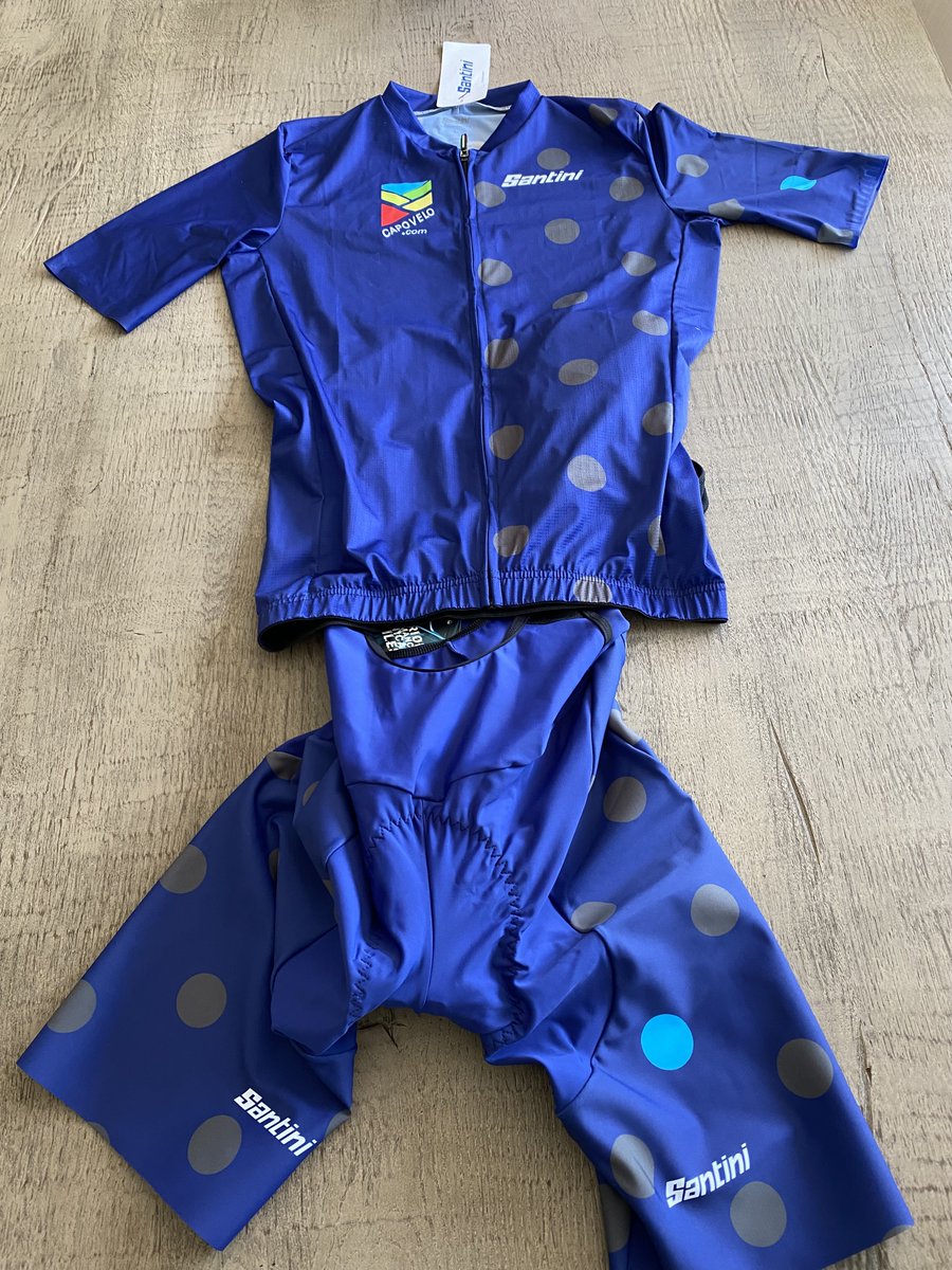 CapoVelo's tweet image. Check out this season's kit from Santini. Quantity is limited. Contact us at capovelocycling@gmail.com if you're interested in getting one. #cyclingkit