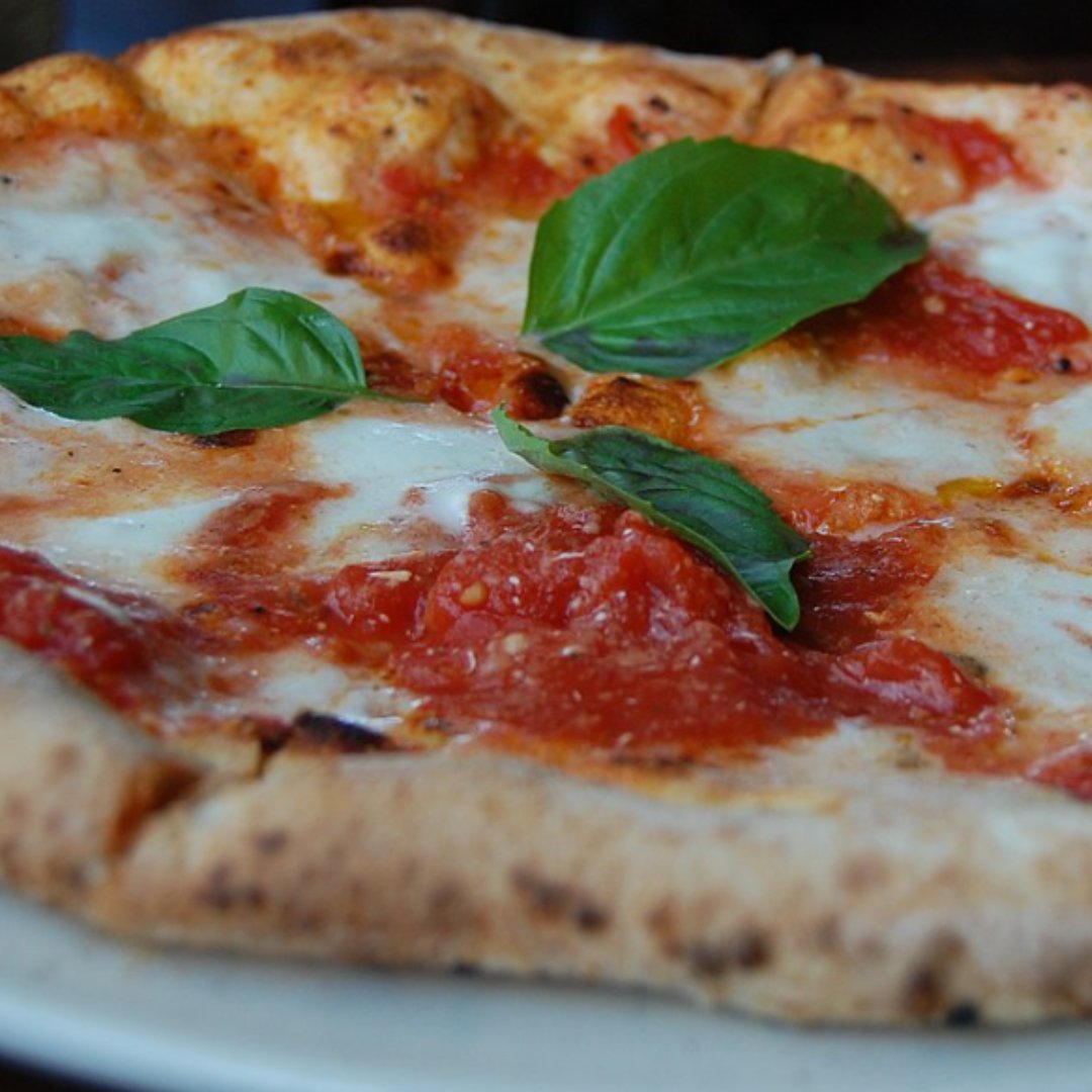 Hey, its national pizza month in October, at least in America, but that's good enough for me.

Mine's a thick crust Margherita - simple but deeelicious

What's your favourite?