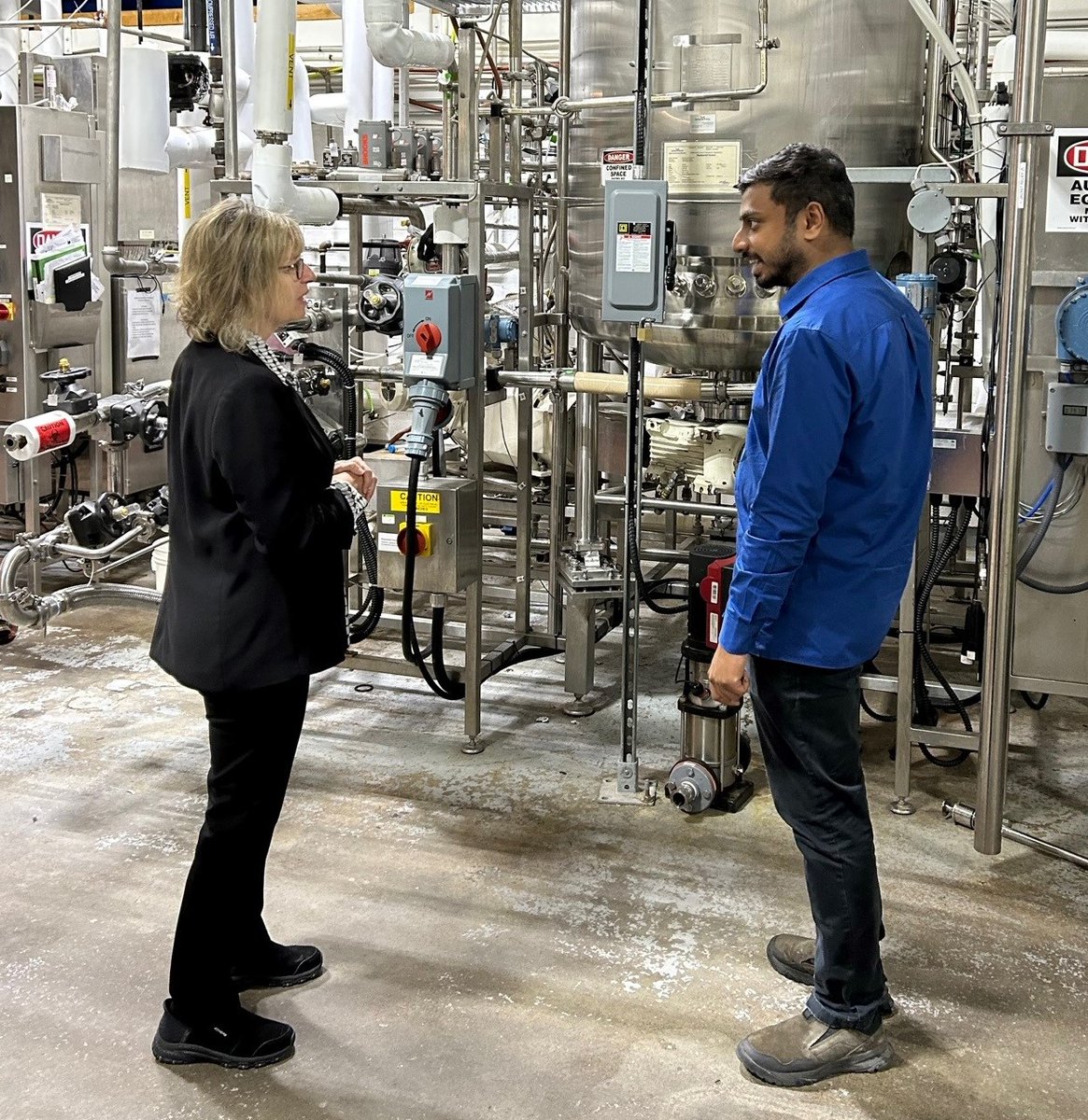 SBAtlantic's tweet image. #TeamSpringboard has been on the road this week! #IPCounsellor #ShelleyHessian toured the @VerschurenCtr, courtesy of Subin Rajendran,  Bio Marine Sr Scientist. She had a first-hand look at their bioreactor: 1 of only 3 in Canada. #BioProcessing #Sustainability #Commercialization
