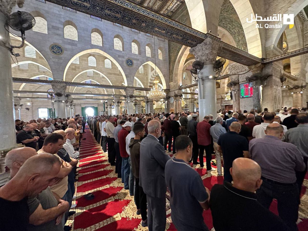 Right_ToLive's tweet photo. Seeing Friday prayers at Al-Aqsa Mosque today is a powerful reminder of the resilience and strength of the Palestinian people. 'Qibla will be free, Palestine will be free.'
#Palestine #Gaza #Hammas #Israel #Gazagenocide #FreeGaza #Solidarity #FreePalestine
#PalestineLivesMatter🇵🇸 https://t.co/kg2v46kTix