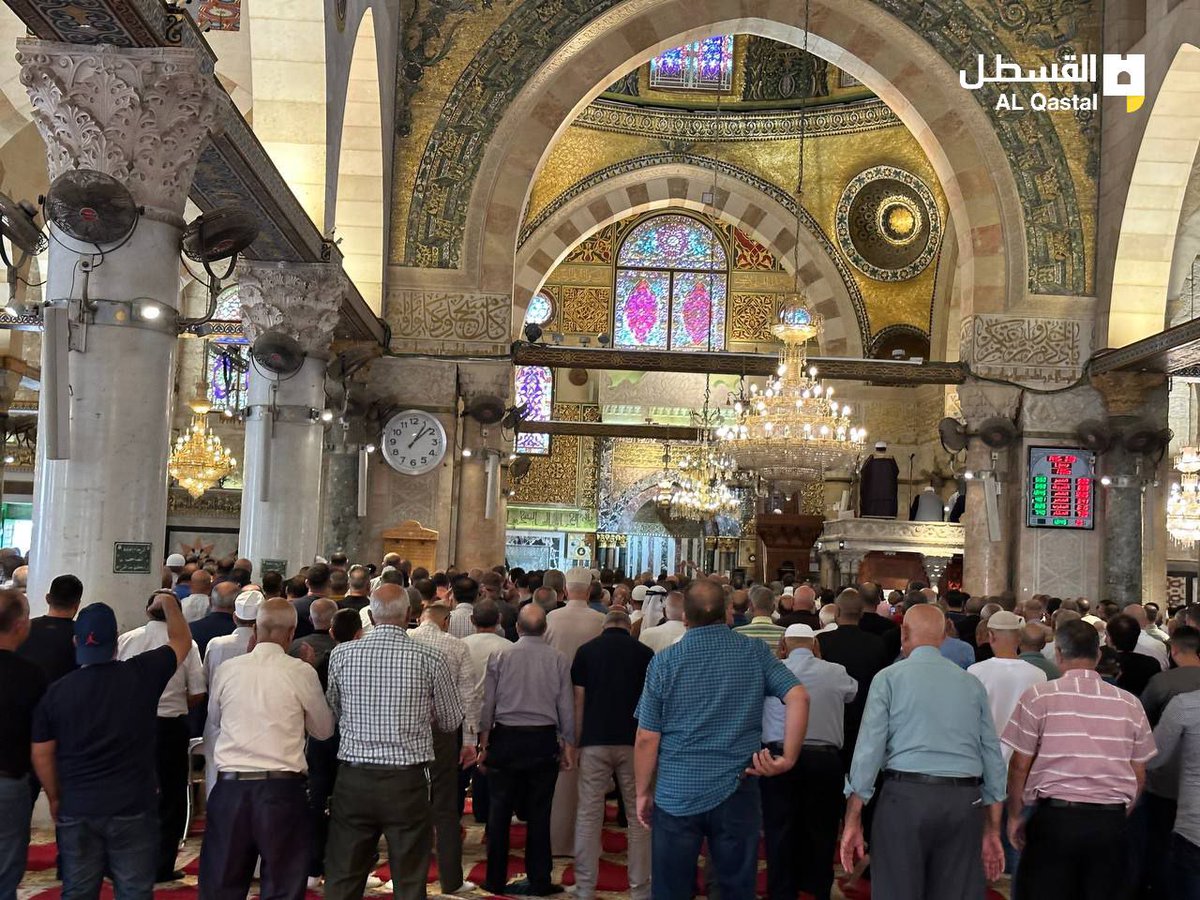 Right_ToLive's tweet photo. Seeing Friday prayers at Al-Aqsa Mosque today is a powerful reminder of the resilience and strength of the Palestinian people. 'Qibla will be free, Palestine will be free.'
#Palestine #Gaza #Hammas #Israel #Gazagenocide #FreeGaza #Solidarity #FreePalestine
#PalestineLivesMatter🇵🇸 https://t.co/kg2v46kTix