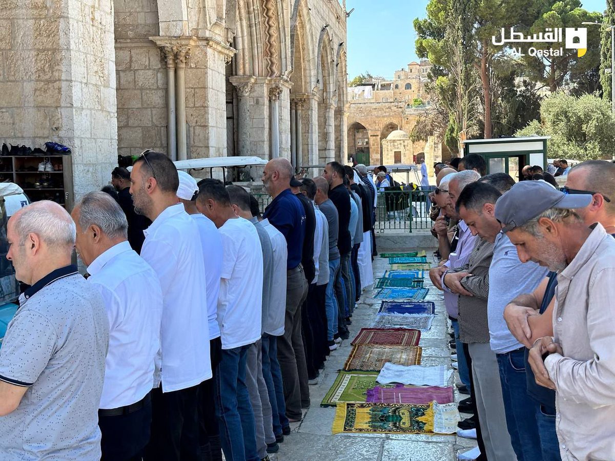 Right_ToLive's tweet photo. Seeing Friday prayers at Al-Aqsa Mosque today is a powerful reminder of the resilience and strength of the Palestinian people. 'Qibla will be free, Palestine will be free.'
#Palestine #Gaza #Hammas #Israel #Gazagenocide #FreeGaza #Solidarity #FreePalestine
#PalestineLivesMatter🇵🇸 https://t.co/kg2v46kTix