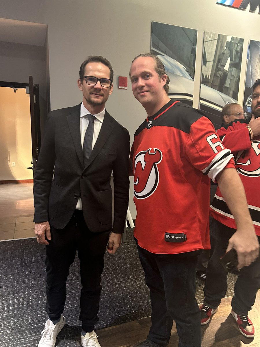 _dave_wave's tweet image. Hell of an opening night #NJDevils   Thanks @KevinWeekes and Patty for taking the time.