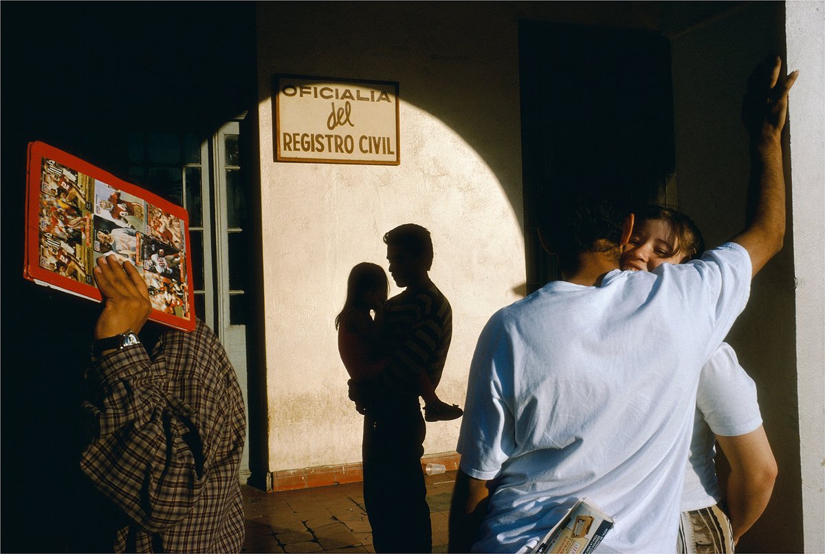 MagnumPhotos's tweet photo. The Decisive Moment 💥

© @fondationhcb, Alex Webb, @ingemorath, Harry Gruyaert / Magnum Photos https://t.co/0sALUEwhmP