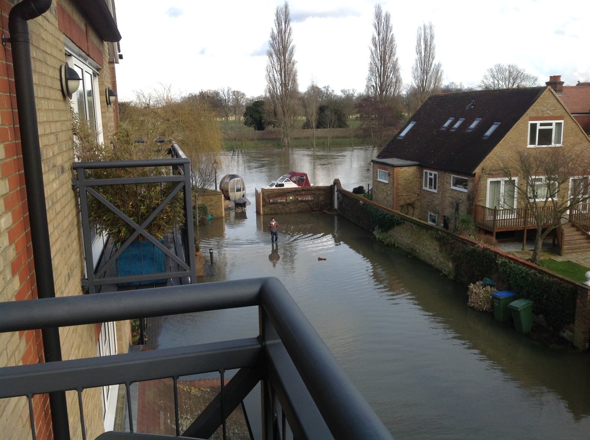Watertight_Int's tweet photo. Looking forward to taking part in a Know Your Flood Risk event with @TDResidents for the people of #ThamesDitton. On 28th Oct meet flood industry experts to ask questions &amp; learn more about flood resilience &amp; insurance @floodmary @floodre @Howden_UK https://t.co/S9nuhfLP3Z https://t.co/49ApmdQQdM