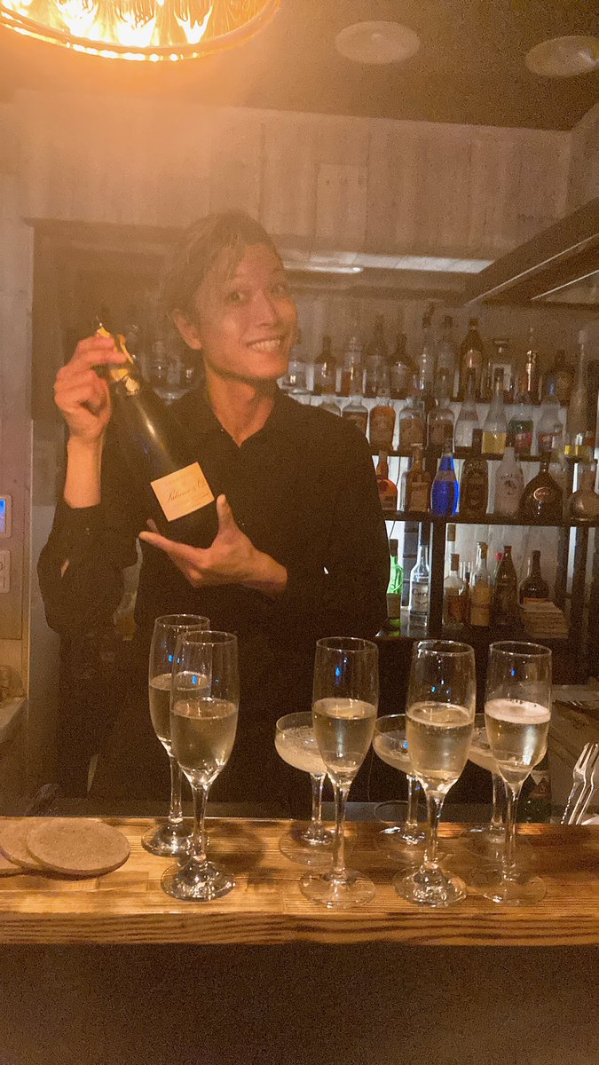 umidabar0519's tweet image. 8周年おめでとう。
8年お疲れ様でした。
また北口で会おう。
#心を無くしたネパール人