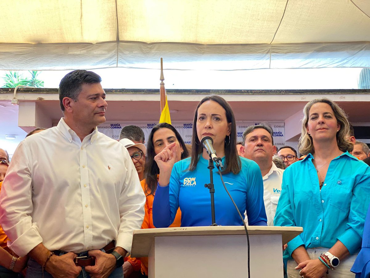 AlbertoRodNews's tweet photo. ÚLTIMA HORA | Freddy Superlano declina a favor de María Corina Machado: "Colocamos toda nuestra capacidad a disposición de la causa libertaria" https://t.co/JHzSSyhT0x https://t.co/RzmUxoZD2o