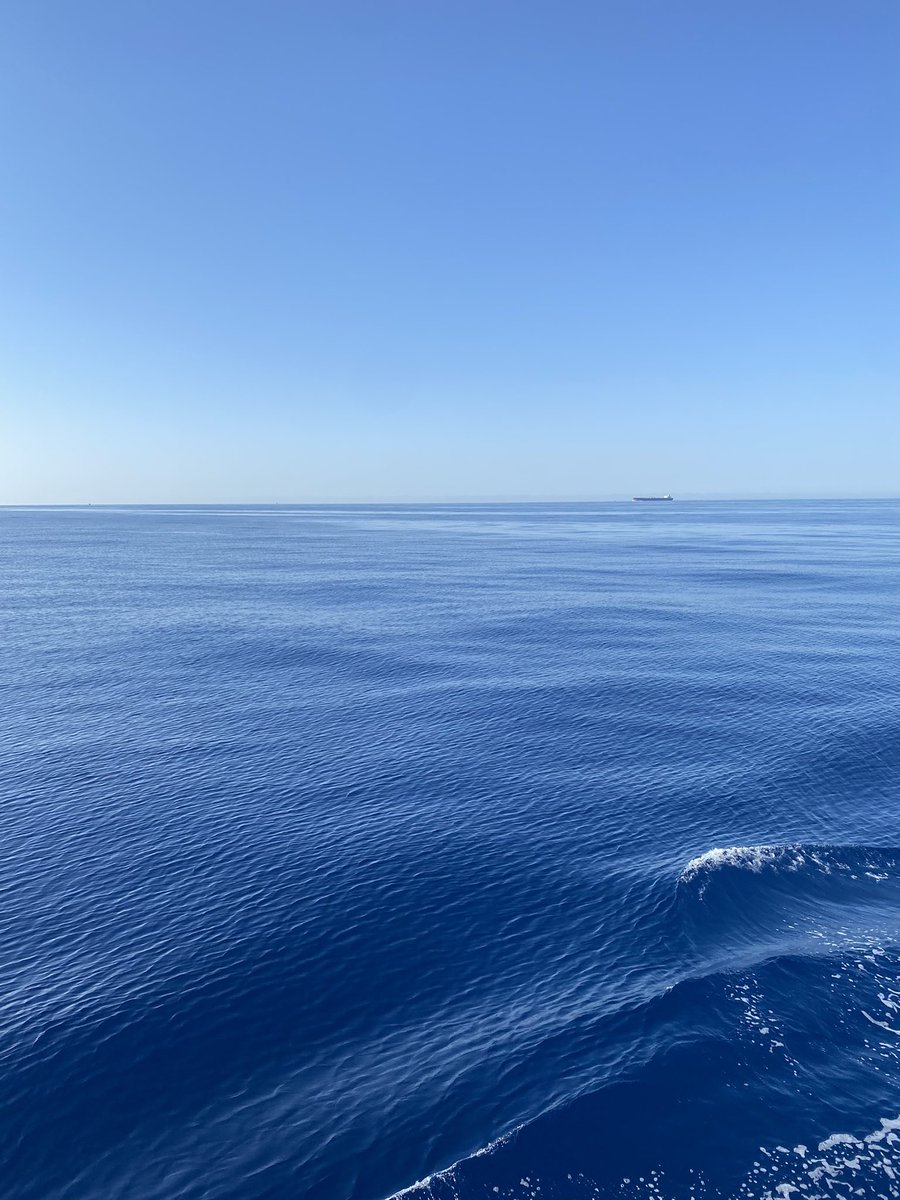 begaddd's tweet photo. Perdu dans la mère 🌊 https://t.co/RKyFjNSCIl