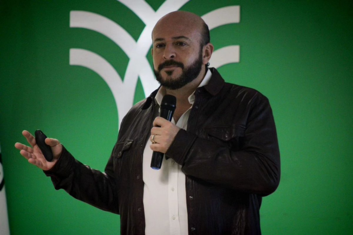 MarcoValerioGDL's tweet photo. Agradezco la invitación a @Tecmilenio, campus #Zapopan por la oportunidad de brindar una charla sobre el “Panorama Laboral y el Futuro del Trabajo”

Fue un honor lograr un diálogo  con las y los jóvenes para guiarlos en su futura vida laboral

¡Cuentan conmigo #HastaDondeTope! https://t.co/y1ygVkBxe5