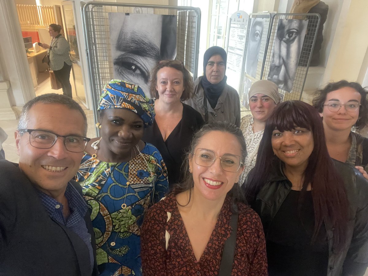 Vernissage de l’expo L’avenir du passé présentée par <a href="/AperturaAssoci1/">Apertura Association 🇺🇦</a>, en partenariat avec la Régie de quartier du #19e, dans le cadre de la Semaine parisienne de lutte contre les discriminations. En mairie du 19e jusqu’au 27 octobre ! #Paris #Paris19 <a href="/Paris/">Paris</a> <a href="/MdCA75019/">MACVAC Paris 19ème 🏠</a> <a href="/Paris19e/">Mairie du 19e</a>