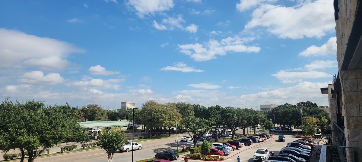 ManchesterUtd81's tweet photo. Bellaire is nice in October...
#HoustonFall https://t.co/3voP6vDfn3