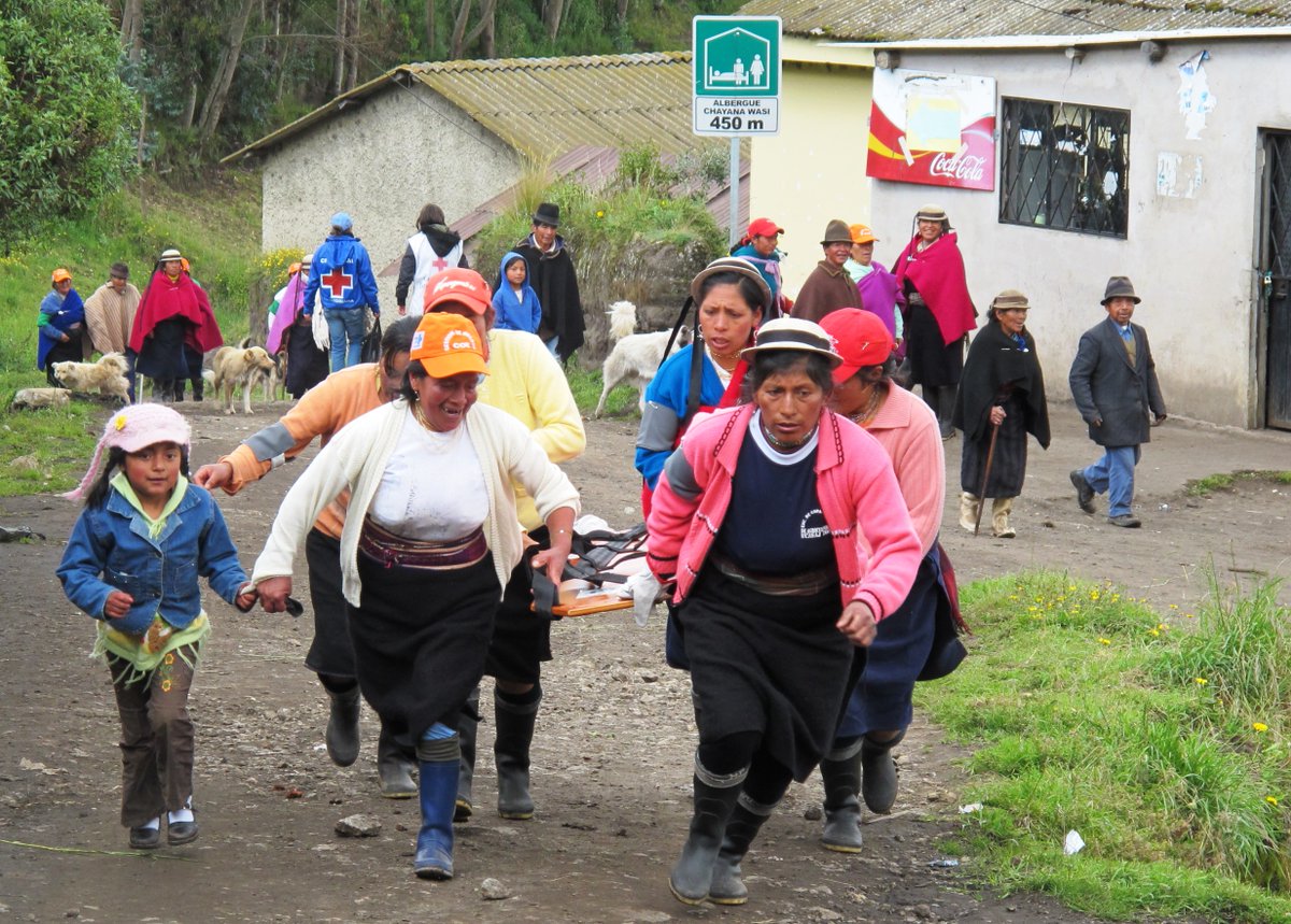 UEenEcuador's tweet photo. 📣 #DisasterRiskReductionDay
Cuando las comunidades trabajan para estar mejor preparadas ante catástrofes, 🇪🇺estamos a su lado. Ayudamos a desarrollar resiliencia facilitando capacitación y equipamiento🫱🏼🫲🏽🌎
🔝La preparación puede marcar la diferencia entre la vida y la muerte. https://t.co/HWmvWgB8nA