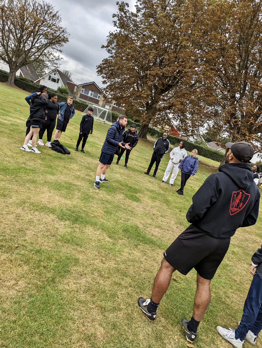 simon_hodge1's tweet photo. Fantastic day yesterday delivering the @sportsconnectUK @1st4sportQuals L1 Activator in partnership with @sportonyourDS @shades_cic @youthngage1 @KentVru. 

Brilliant community partnership working by using the powers of sports to encourage the next generation of sports coaches! https://t.co/qFtFprx5nQ